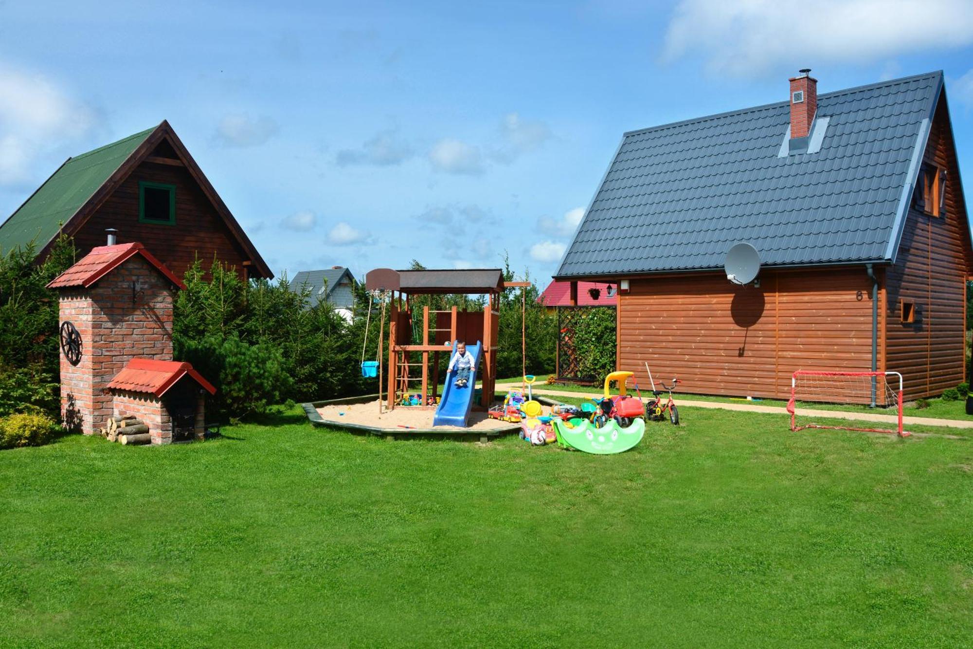 Caloroczne Domki Nad Morzem I Jeziorem Jezierzany Exterior foto