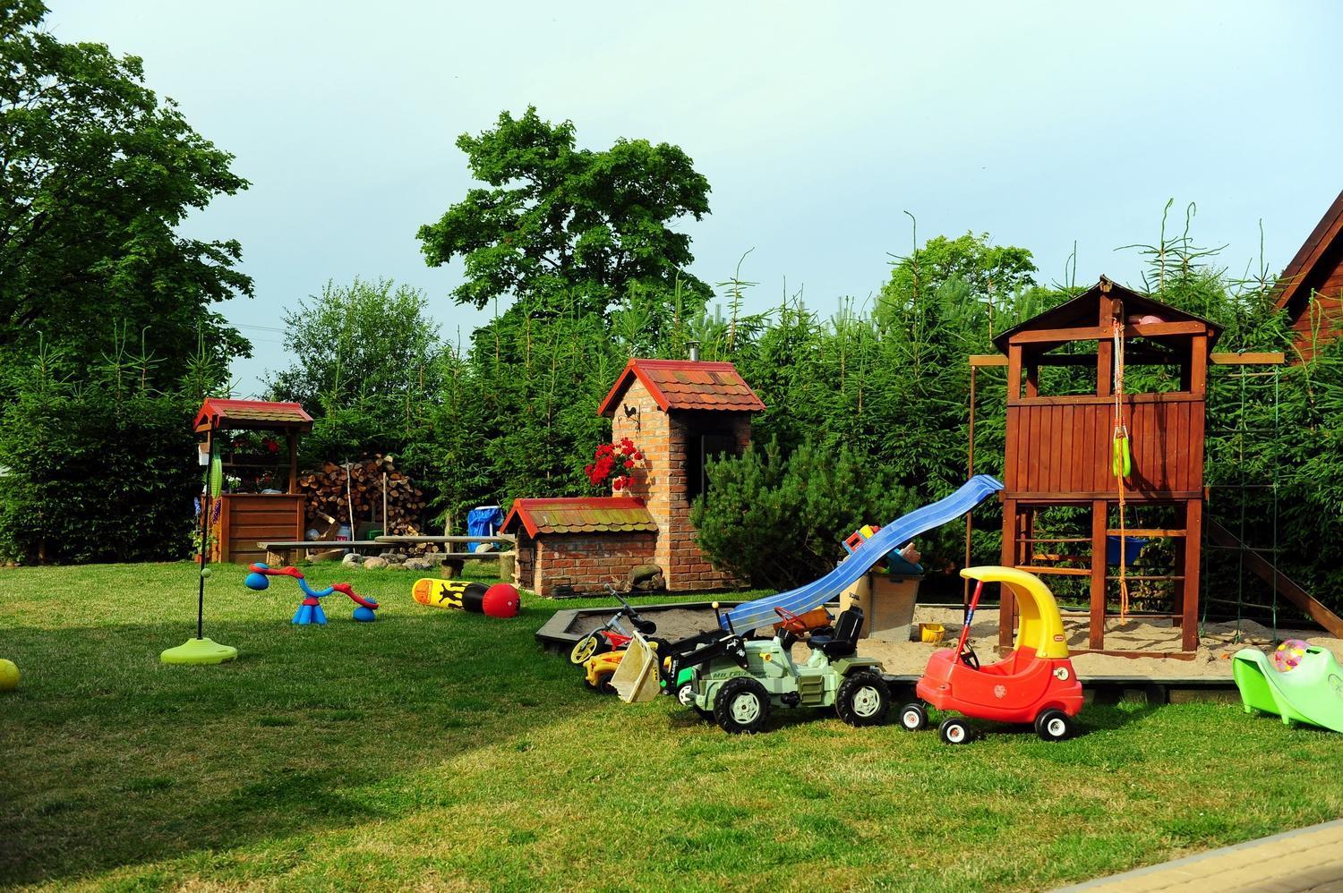 Caloroczne Domki Nad Morzem I Jeziorem Jezierzany Exterior foto