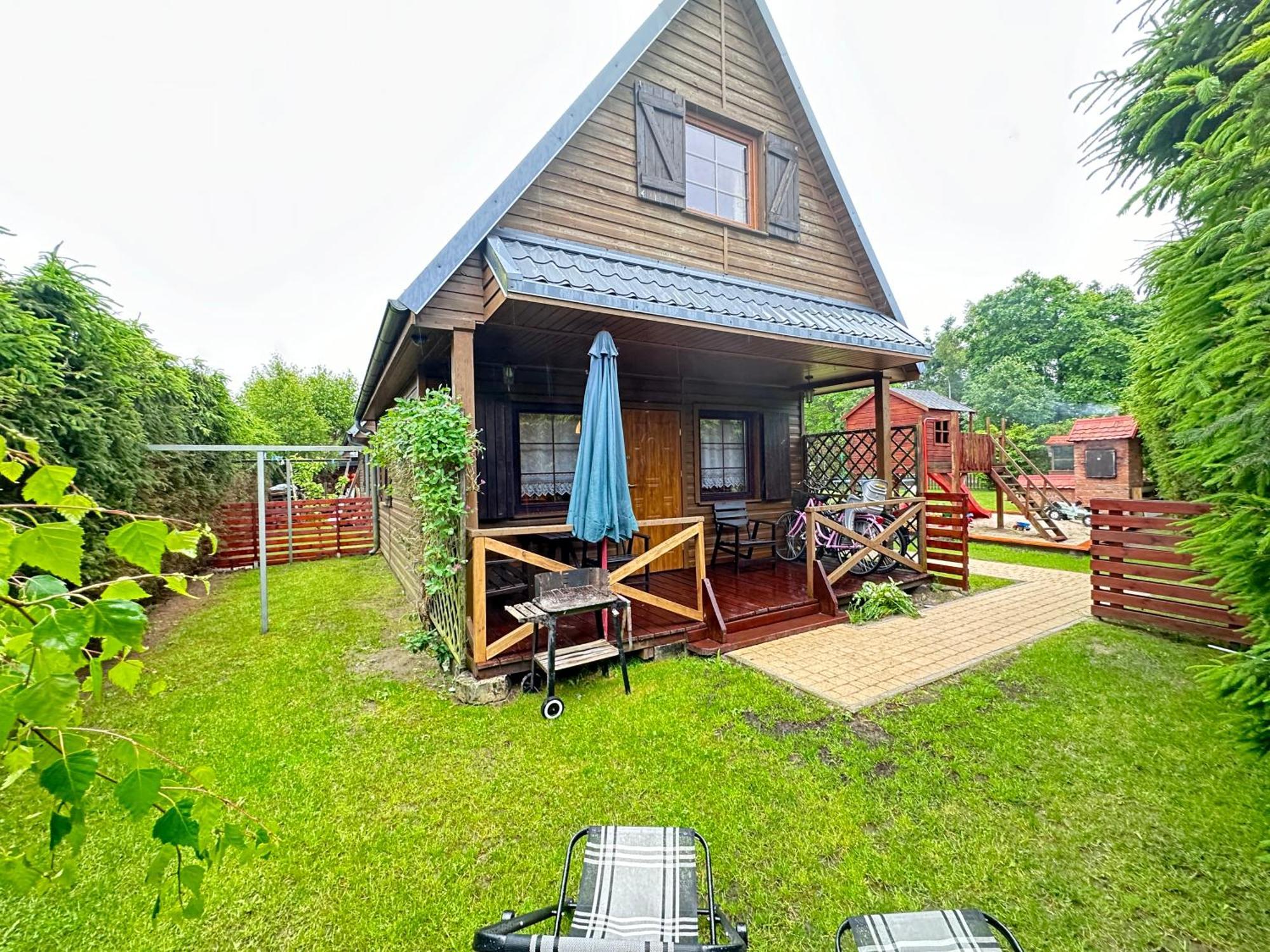 Caloroczne Domki Nad Morzem I Jeziorem Jezierzany Exterior foto