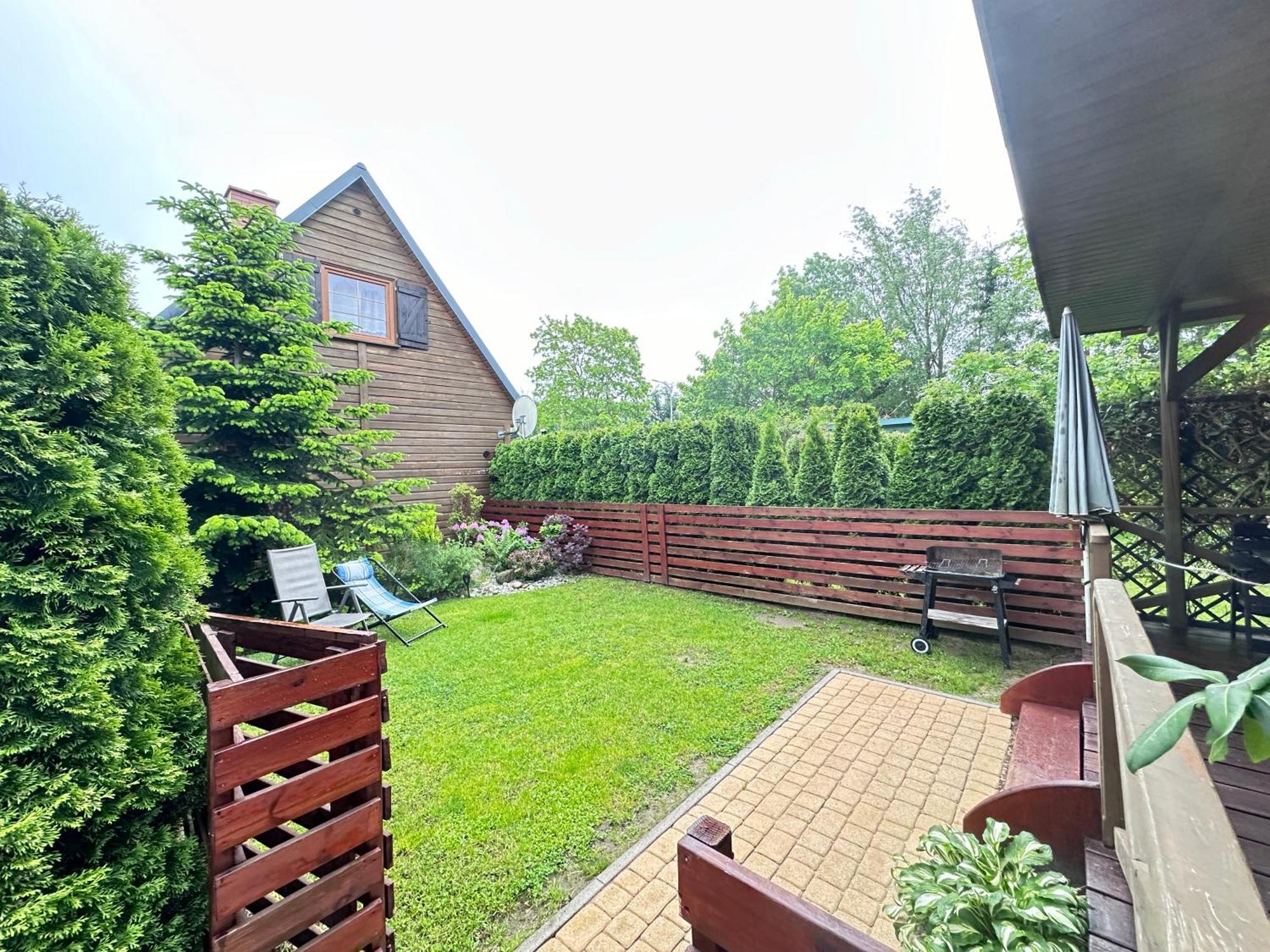 Caloroczne Domki Nad Morzem I Jeziorem Jezierzany Exterior foto