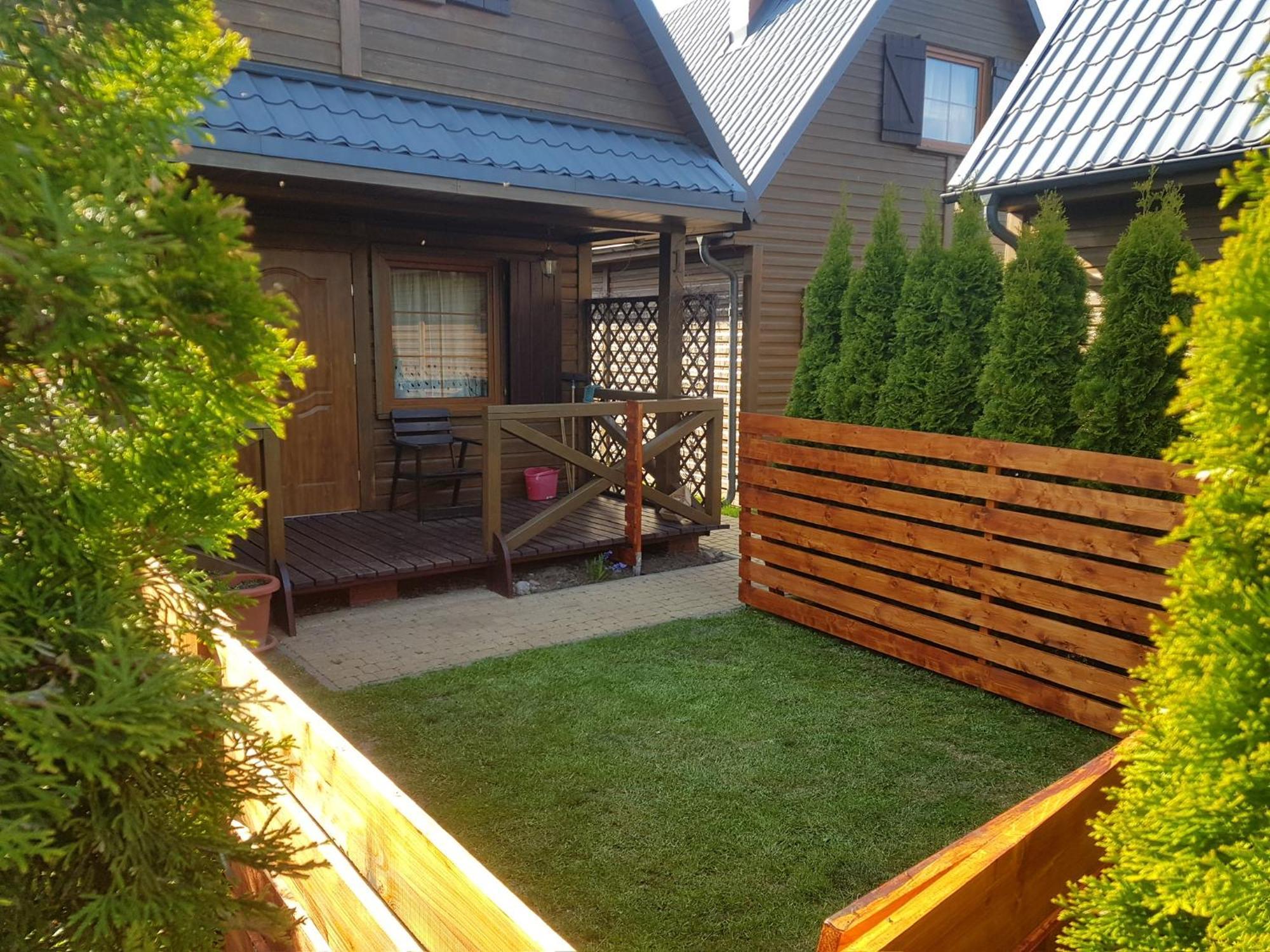 Caloroczne Domki Nad Morzem I Jeziorem Jezierzany Exterior foto